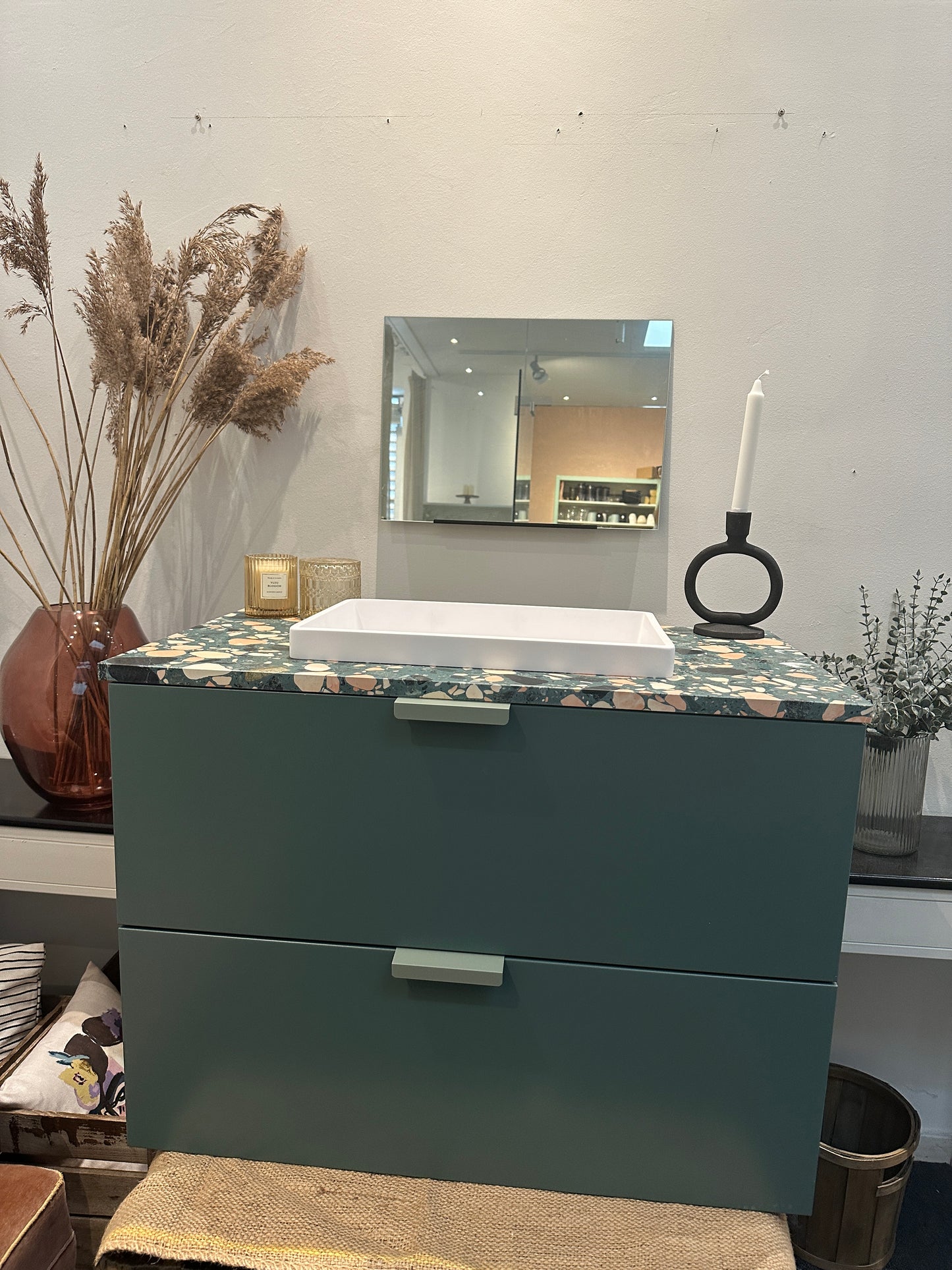 OUTLET H2 80cm, toniton green, terrazzo og solid surface