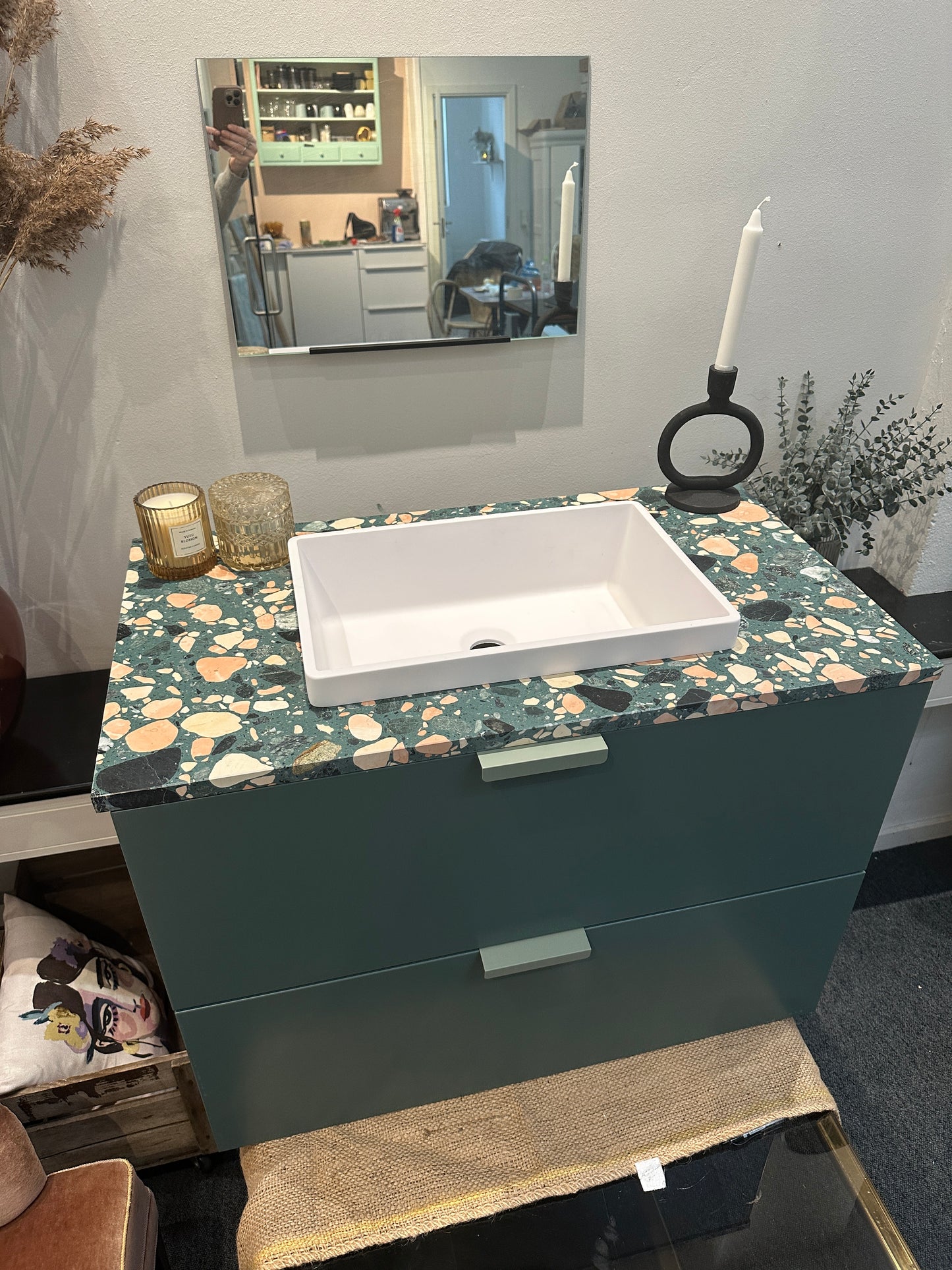 OUTLET H2 80cm, toniton green, terrazzo og solid surface