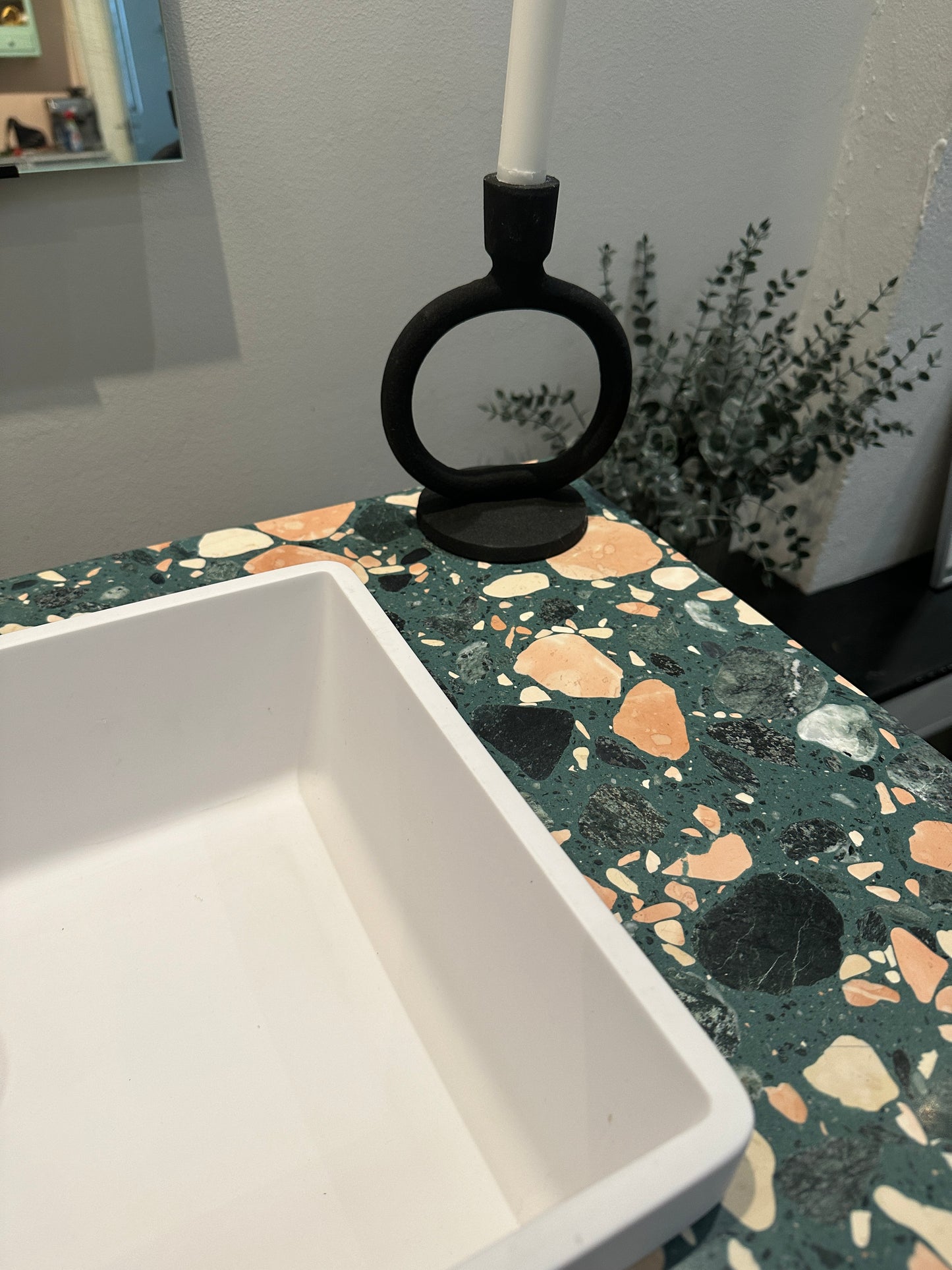 OUTLET H2 80cm, toniton green, terrazzo og solid surface
