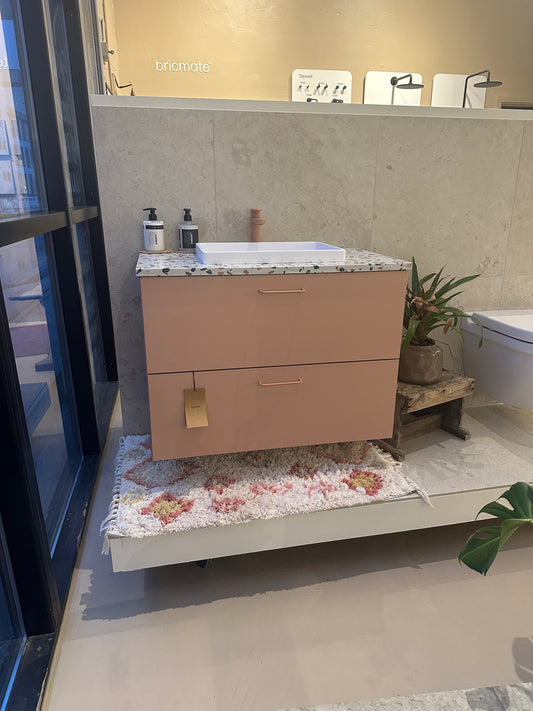 OUTLET H2 80cm, toniton peach, terrazzo og solid surface